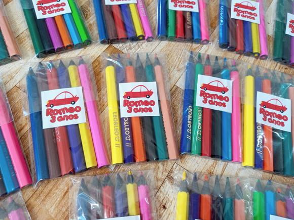 Lembrança de Aniversário Mini Lápis de Cor Carrinho