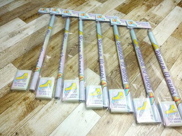 Lembrança de Festa Kit Lápis e Borracha Patins M1
