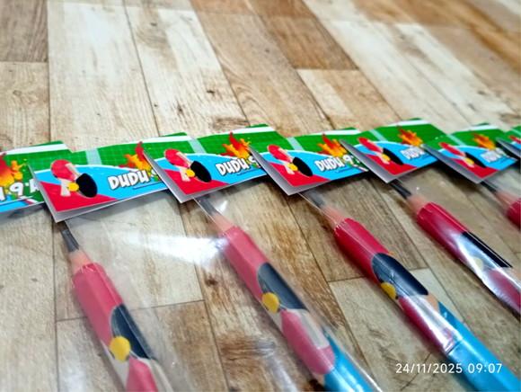Lembrancinha Kit Escolar Lápis e Borracha Ping Pong