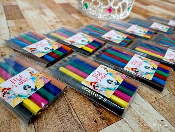 Lembrancinha Mini Lápis de Cor Realeza 2
