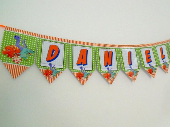 Bandeirolas tema Baby Dinossauro