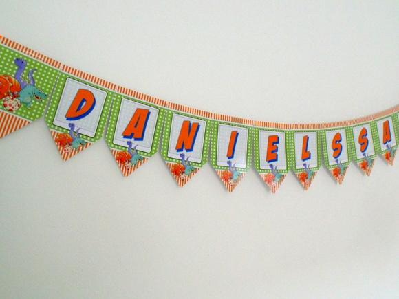 Bandeirolas tema Baby Dinossauro