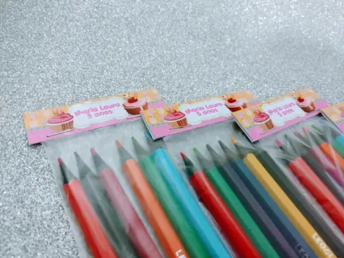 Lembrancinha Mini Lápis de Cor Todos os Temas