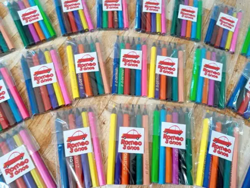 Lembrança de Aniversário Mini Lápis de Cor Carrinho