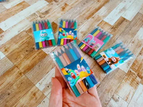 Lembrança de Eventos Mini Lápis de Cor Inspirado no Labubu