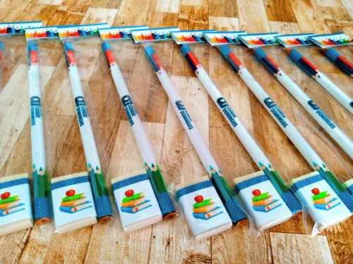 Lembrança Empresarial Kit Lápis e Borracha para Escolas M7