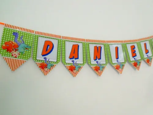 Bandeirolas tema Baby Dinossauro