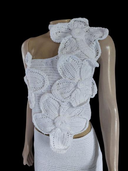 Conjunto Blusa e Saia de Crochê