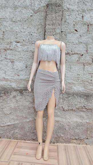 Conjunto Blusa e Saia de Crochê
