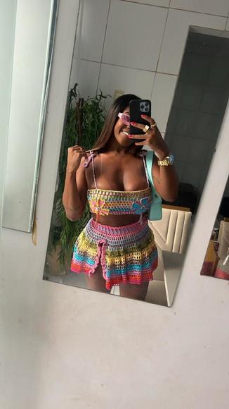 Conjunto Blusa e Saia de Crochê