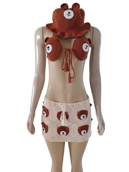 Conjunto Cropped, Saia de Crochê e Chapéu