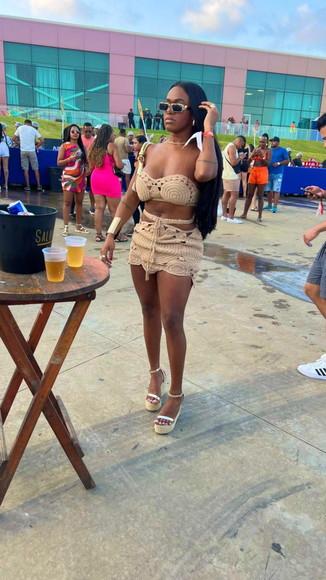Conjunto Top Cropped e Saia de Crochê