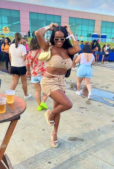 Conjunto Top Cropped e Saia de Crochê