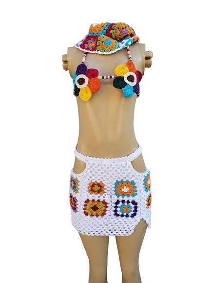 Conjunto Top Cropped e Saia de Crochê