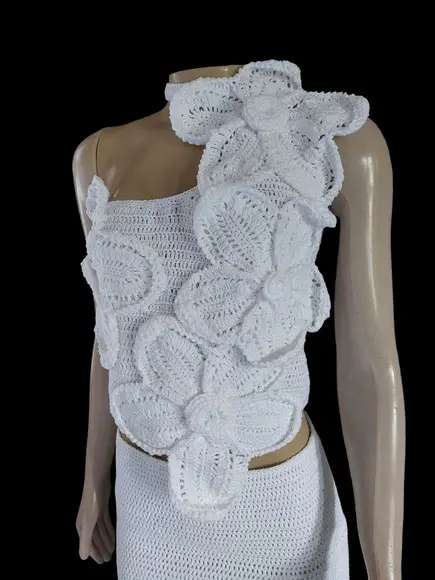 Conjunto Blusa e Saia de Crochê
