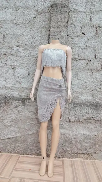 Conjunto Blusa e Saia de Crochê