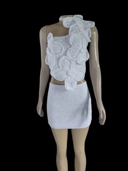 Conjunto Blusa e Saia de Crochê