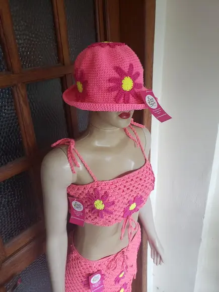 Conjunto Cropped E Saia De Crochê