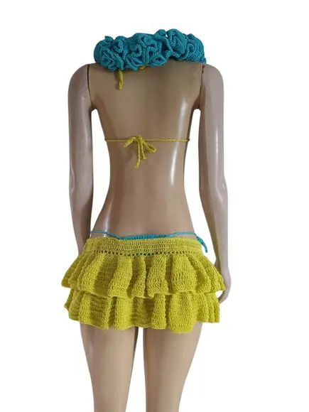 Conjunto Cropped, Saia de Crochê e Chapéu
