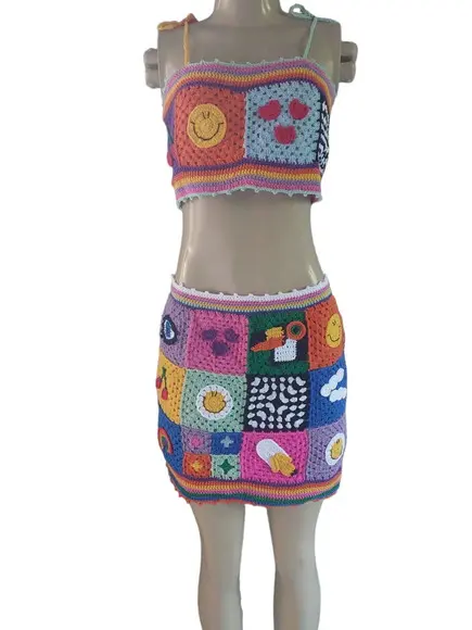 Conjunto Top Cropped e Saia de Crochê