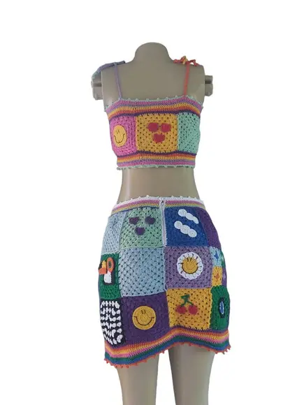 Conjunto Top Cropped e Saia de Crochê
