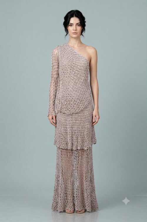 Vestido Crochê longo nude rosado com manga flare