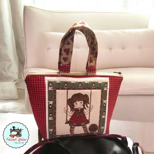 Kit Bolsinha de Mão e Necessaire Vintage Menina