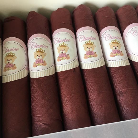 Caixa Luxo + 30 Charutos de Chocolate Recheados
