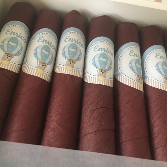 Caixa Premium + 30 Charutos de Chocolate Recheados