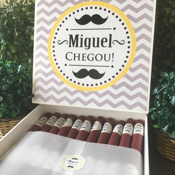 Caixa Premium + 30 Charutos de Chocolate Recheados
