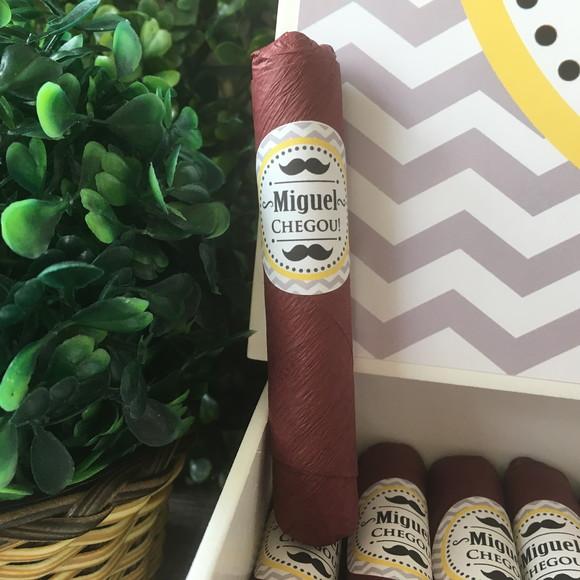 Caixa Premium + 30 Charutos de Chocolate Recheados