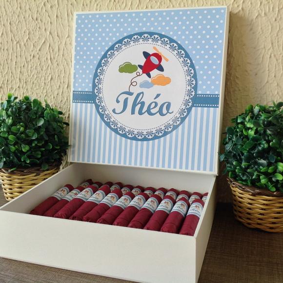 Caixa Simples + 30 Charutos de Chocolate Recheados