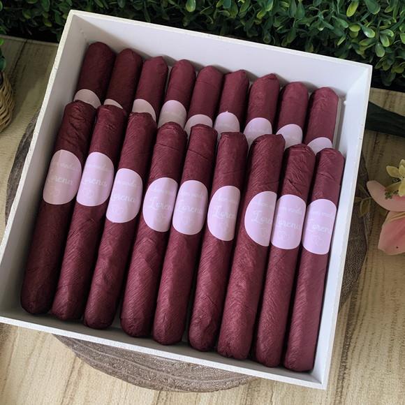 Caixa Simples + 30 Super Charutos de Chocolate Coração
