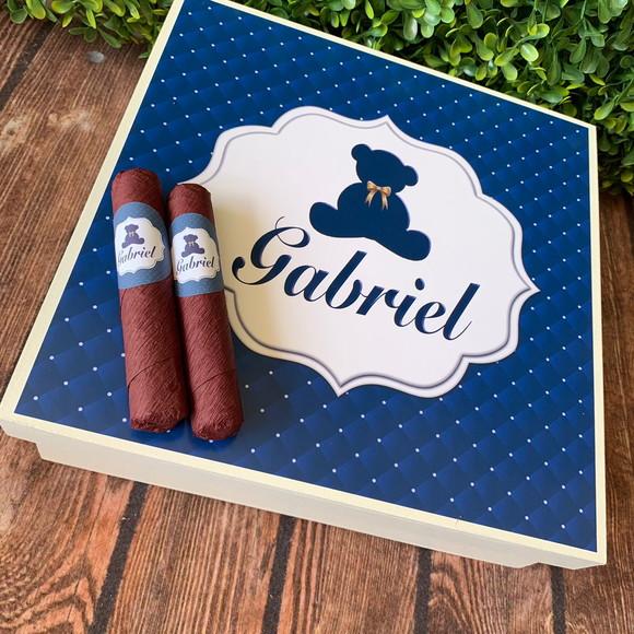 Caixa simples + 35 Charutos de Chocolate Recheados