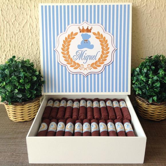 Caixa Simples + 30 Charutos de Chocolate Recheados