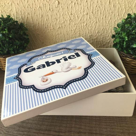 Caixa simples + 35 Charutos de Chocolate Recheados