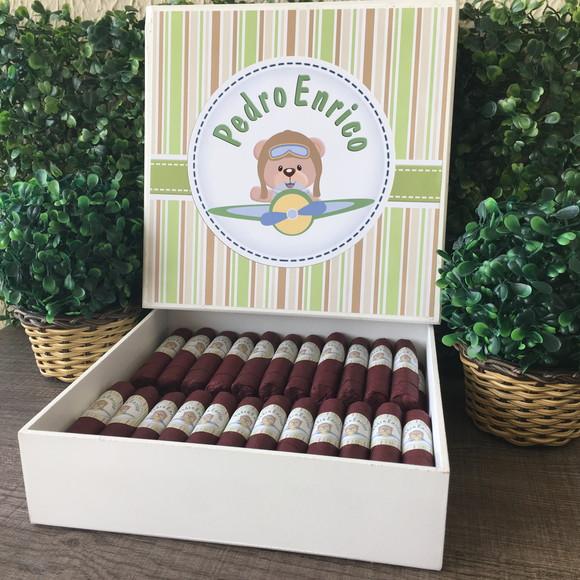 Caixa simples + 35 Charutos de Chocolate Recheados