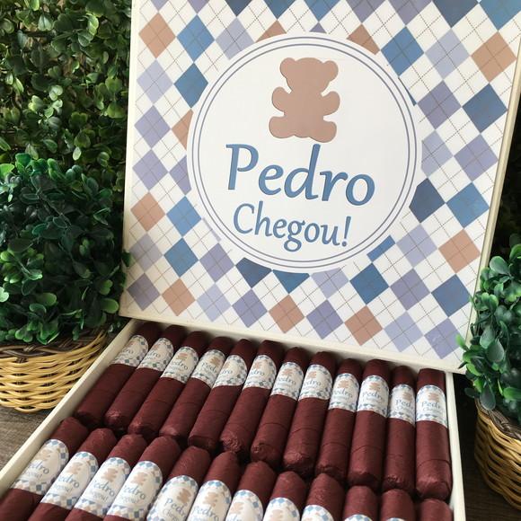 Caixa simples + 35 Charutos de Chocolate Recheados