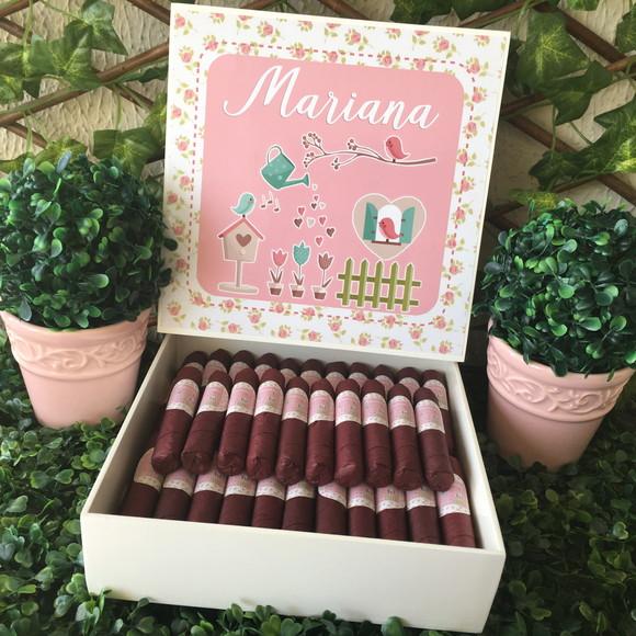 Caixa simples + 35 Charutos de Chocolate Recheados