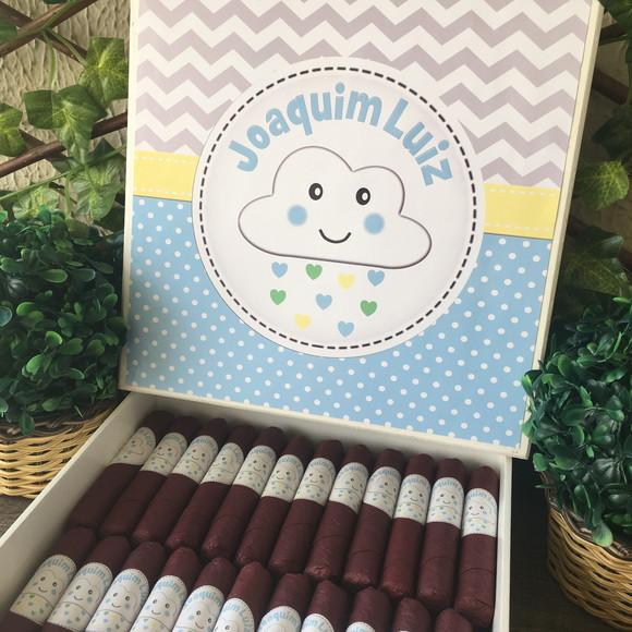 Caixa simples + 35 Charutos de Chocolate Recheados