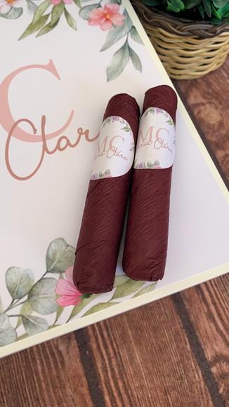 Caixa Simples + 35 Charutos de Chocolate Recheados