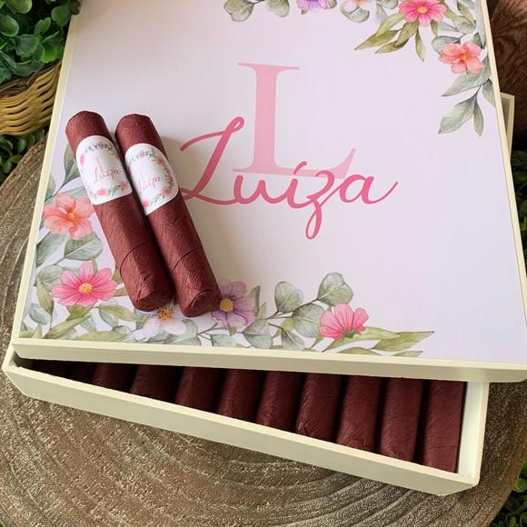 Caixa Simples + 35 Charutos de Chocolate Recheados