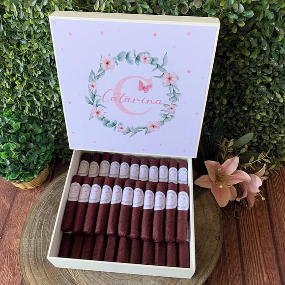 Caixa Simples + 35 Charutos de Chocolate Recheados
