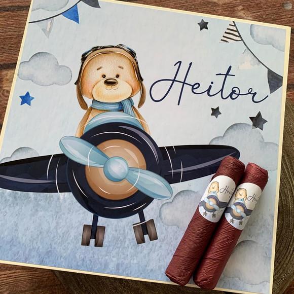 Caixa Simples + 40 Charutos de Chocolate Recheados