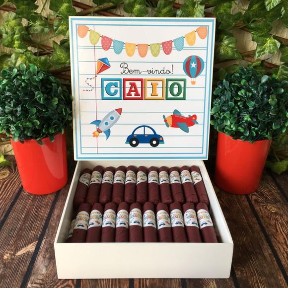 Caixa simples + 50 Charutos de Chocolate Recheados