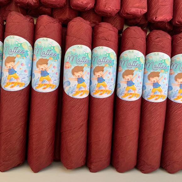 Caixa simples + 50 Charutos de Chocolate Recheados