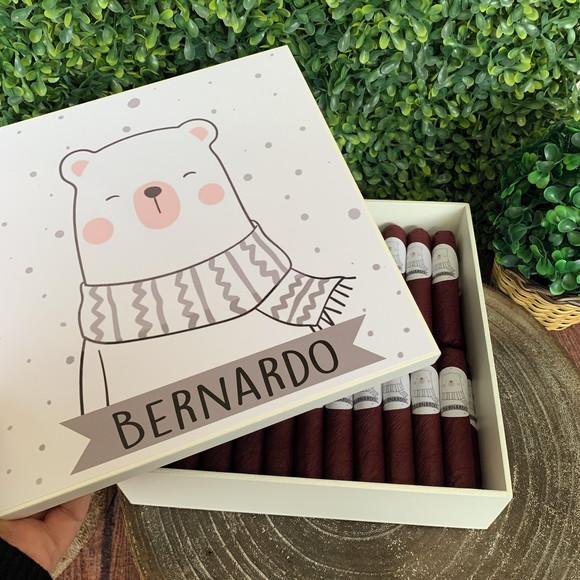 Caixa Simples + 50 Charutos de Chocolate Recheados