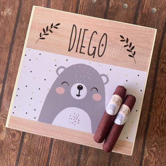 Caixa Simples + 50 Charutos de Chocolate Recheados Urso
