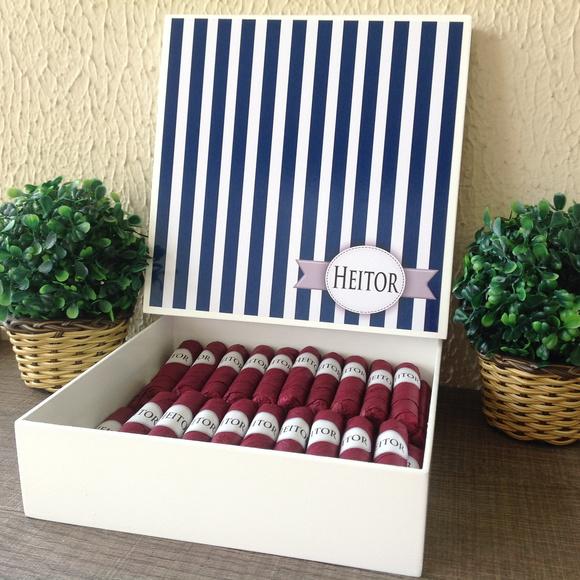 Caixa simples + 60 Charutos de Chocolate Recheados