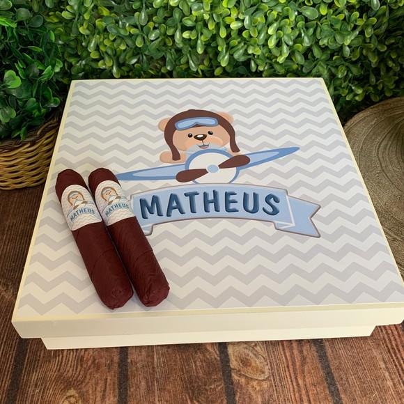 Caixa Simples + 60 Charutos De Chocolate Recheados
